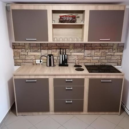 Appartamento Ugralet Lunca de Sus Esterno foto