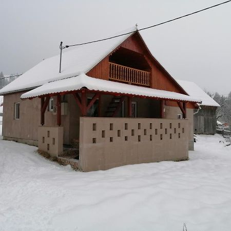 Appartamento Ugralet Lunca de Sus Esterno foto